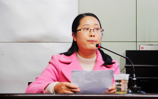 班主任代表罗荷花发言.JPG